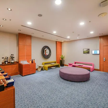 Hotel Midtown 4*