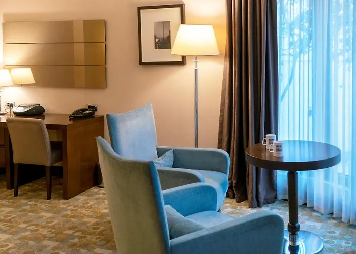 Midtown Отель 4*