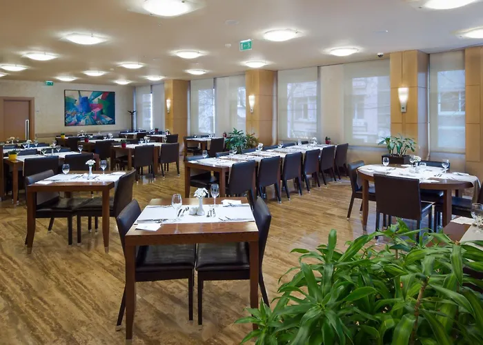 Отель Midtown 4*