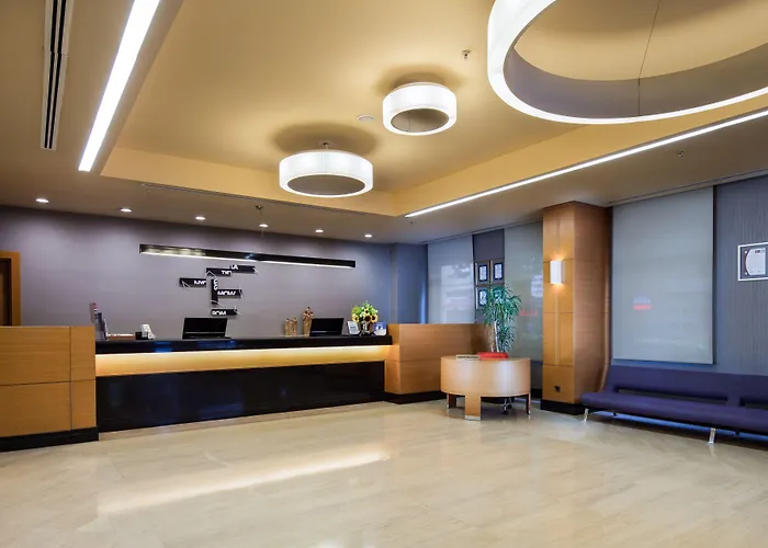 Midtown Отель 4*