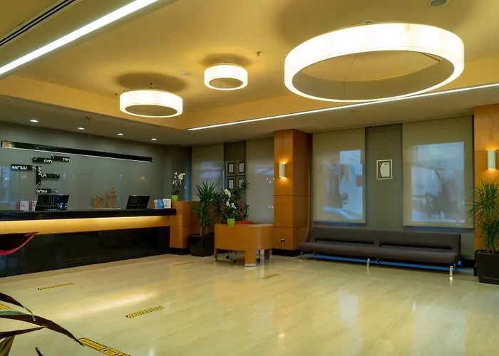 Отель Midtown 4*