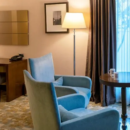 Midtown Szálloda 4*