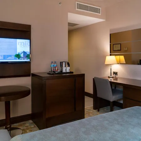 Midtown Szálloda 4*