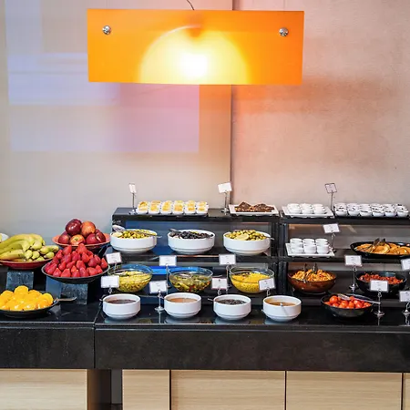 Midtown Hotell