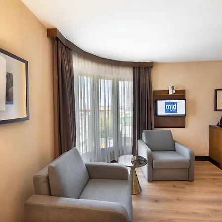 Midtown Hotell